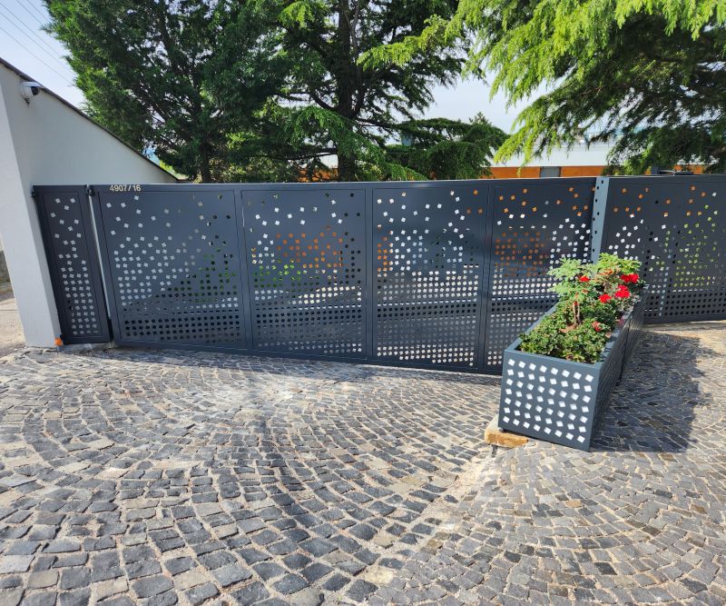 Galéria realizácií – Dizajnový plech Vzor S008