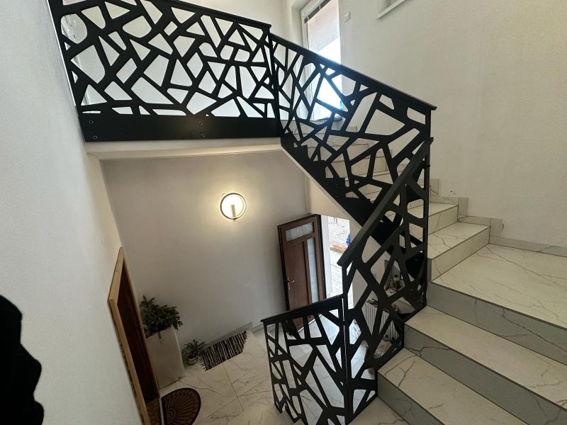 Galéria realizácií – Dizajnový plech Vzor C008