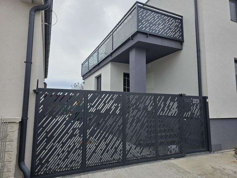 Galéria realizácií – Dizajnový plech Vzor C010